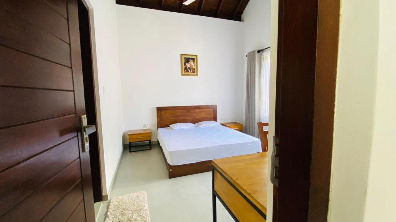 Travel Inn Deluxe Anniewatta Kandy Exteriér fotografie